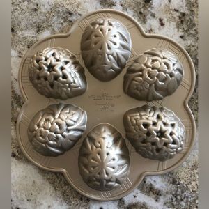 Nordic Ware Ornamental Egg Cakelet Pan (Brand New)